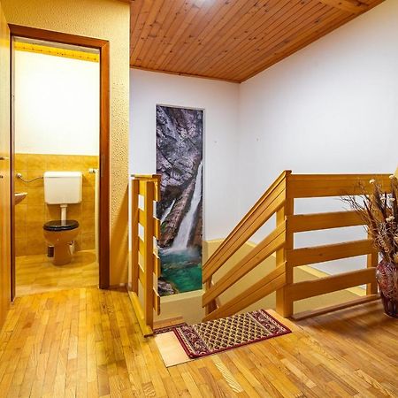 Farm Stay Trlej 베구니예나고렌스켐 외부 사진